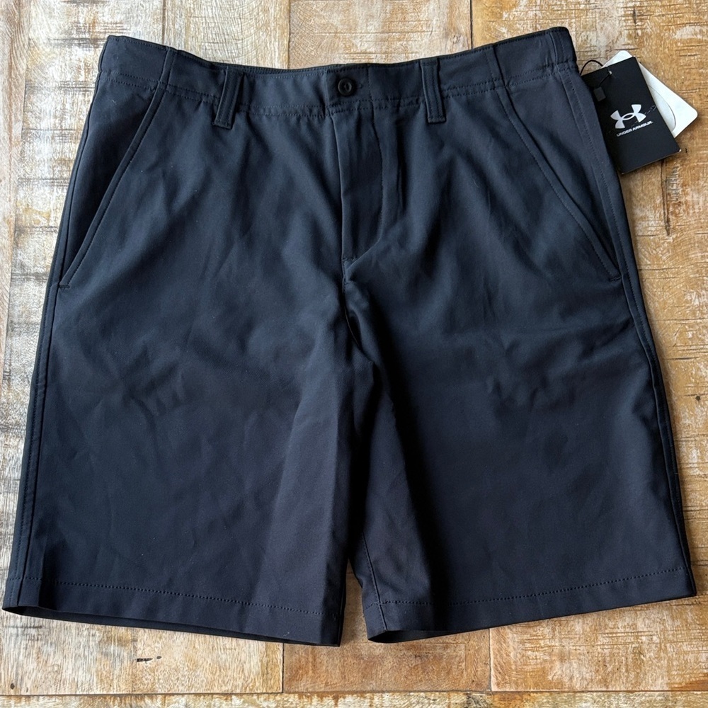 NWT Under Armour Boy’s Golf Shorts YLG